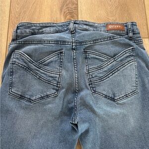 SHYANNE WOMEN'S AVIZA MEDIUM WASH MID RISE BOOTCUT JEANS SIZE 31 x 34